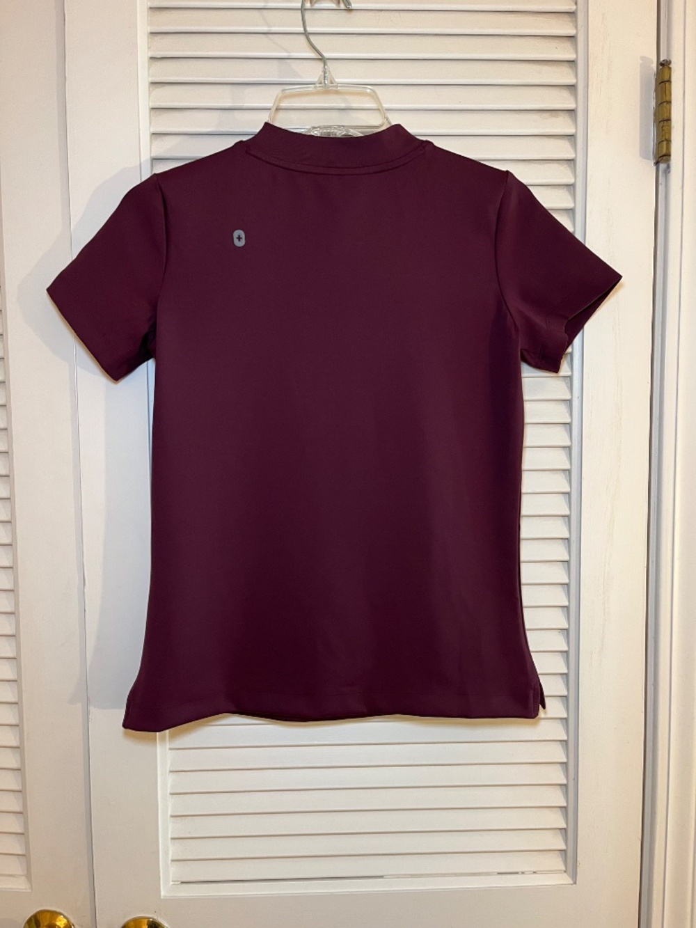Figs Sona FORMx Slim V-Neck Burgundy Scrub Top Size XXS NWT - Picture 2 of 9
